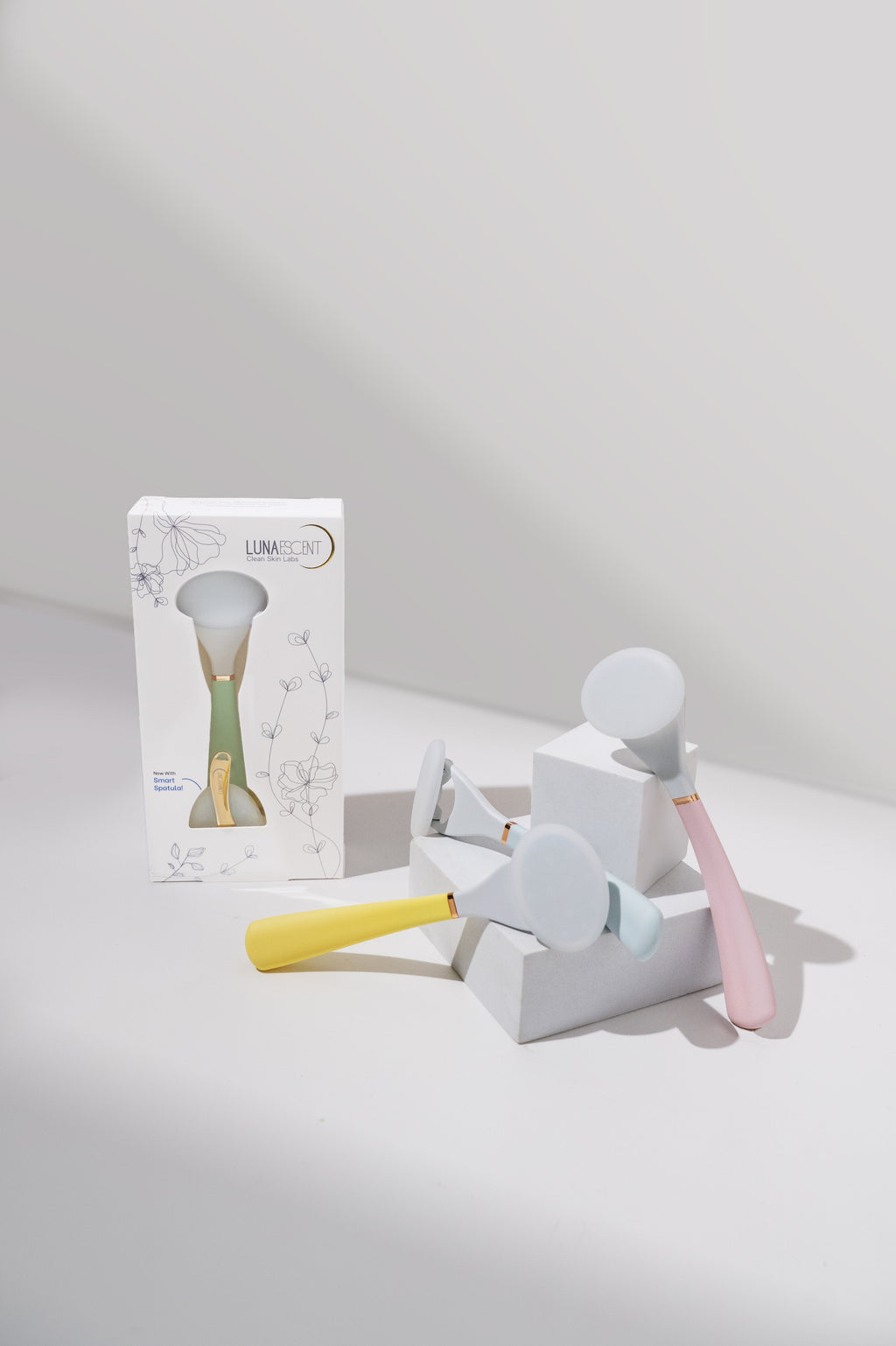 LUNAESCENT Touch-Free Skincare Applicator with Spatula